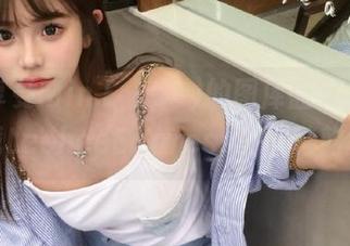 尽情享受Min.E (민이)的图库盛宴，免费下载LeeheeExpress的独特韵味！